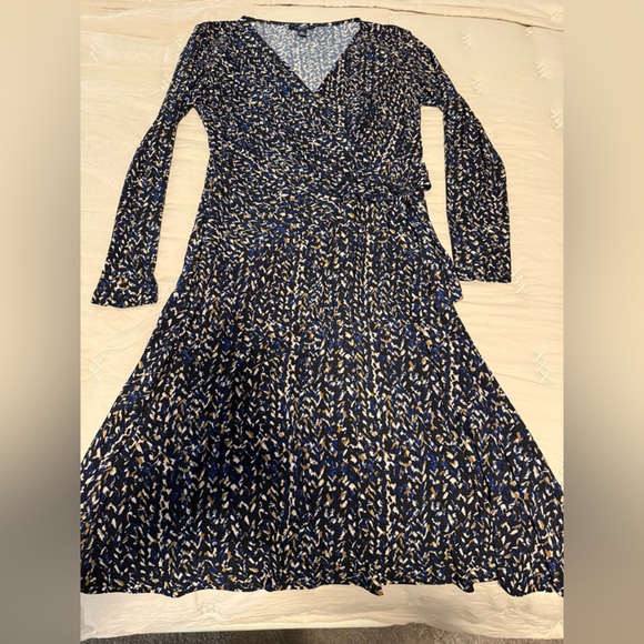 CHAPS Women’s Wrap dress size L - Picture 11 of 15